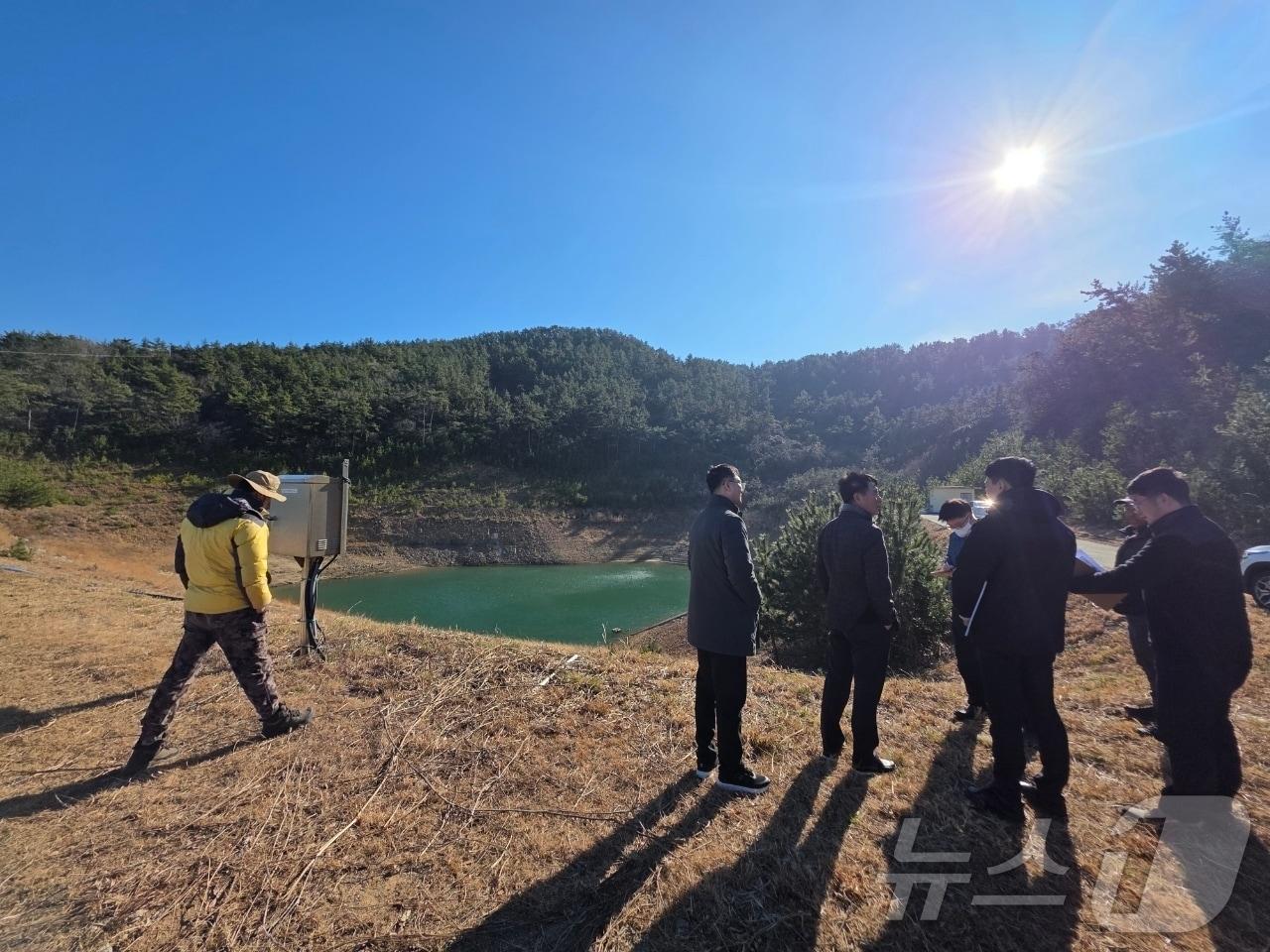 본문 이미지 - 완도군 노화읍 넙도 수원지 현장 점검 (완도군 제공. 재판매 및 DB금지) /뉴스1 