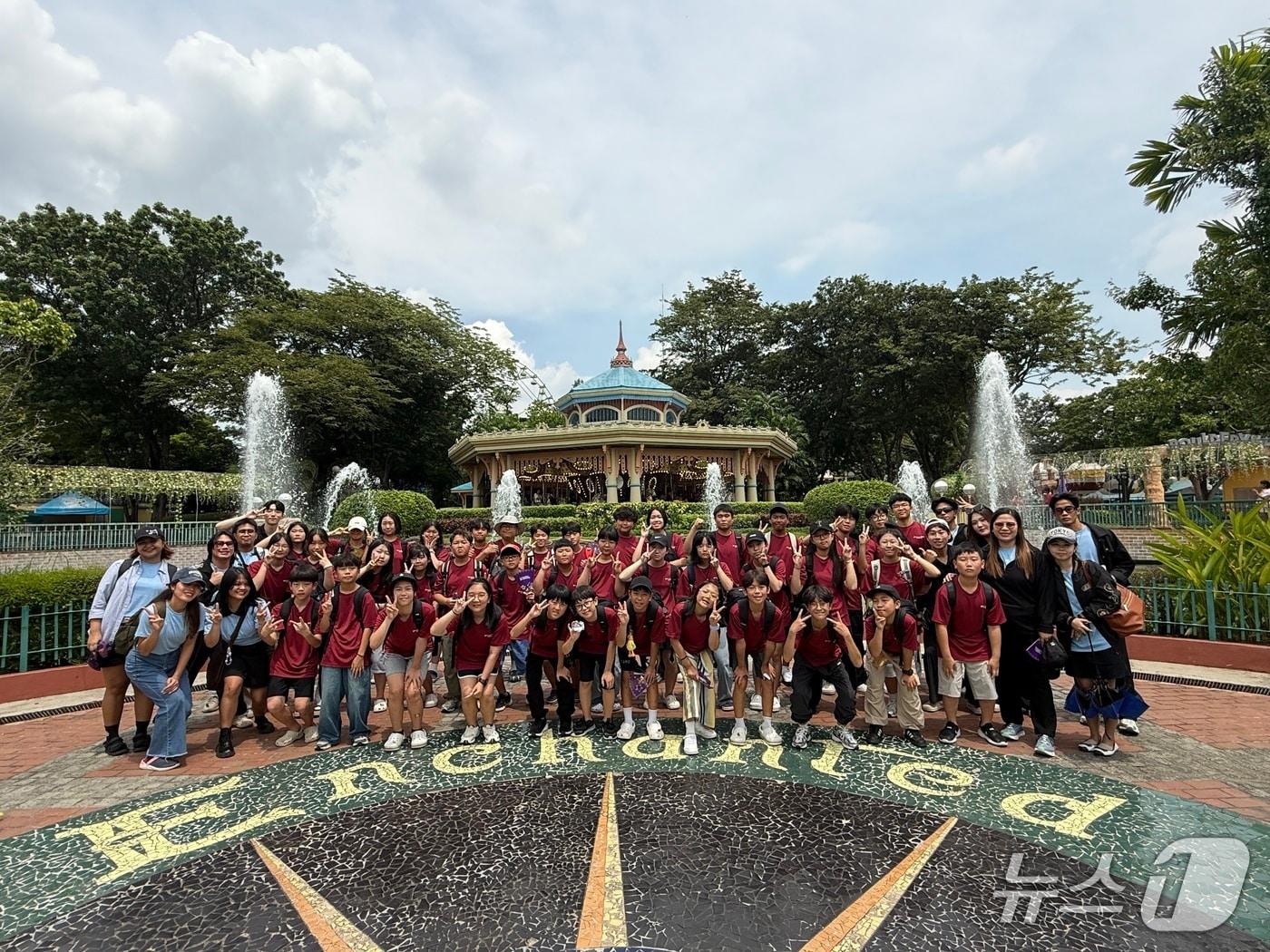 본문 이미지 - 지난해 여름방학 해외어학연수 기념사진(금산군 제공.재판매 및 DB금지)/뉴스1