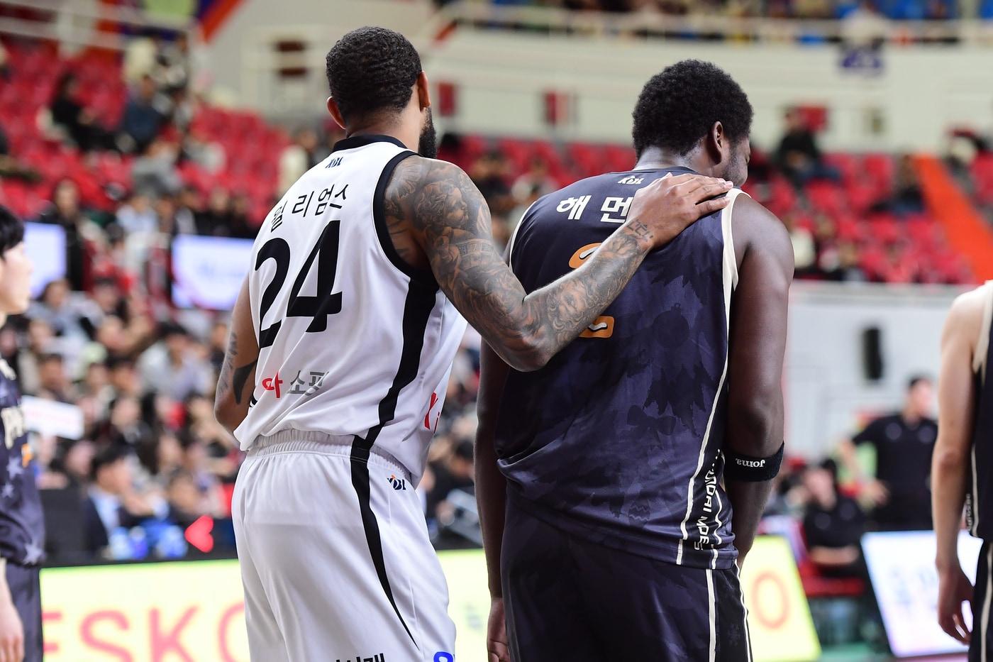 본문 이미지 - KBL 이사회는 2026-27시즌 프로농구부터 한 팀의 외국인 선수 2명이 2·3쿼터에 한해 동시 출전할 수 있도록 규정을 개선했다. (KBL 제공)