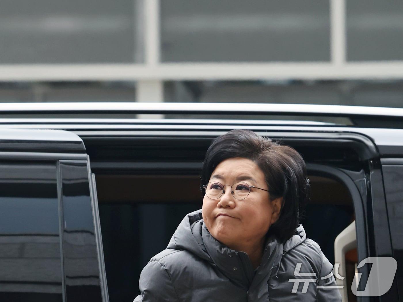 본문 이미지 - 이혜훈 기획예산처 장관 후보자가 16일 오전 서울 중구 예금보험공사에 마련된 인사청문회 준비 사무실로 출근하고 있다. 2026.1.16/뉴스1 ⓒ News1 황기선 기자