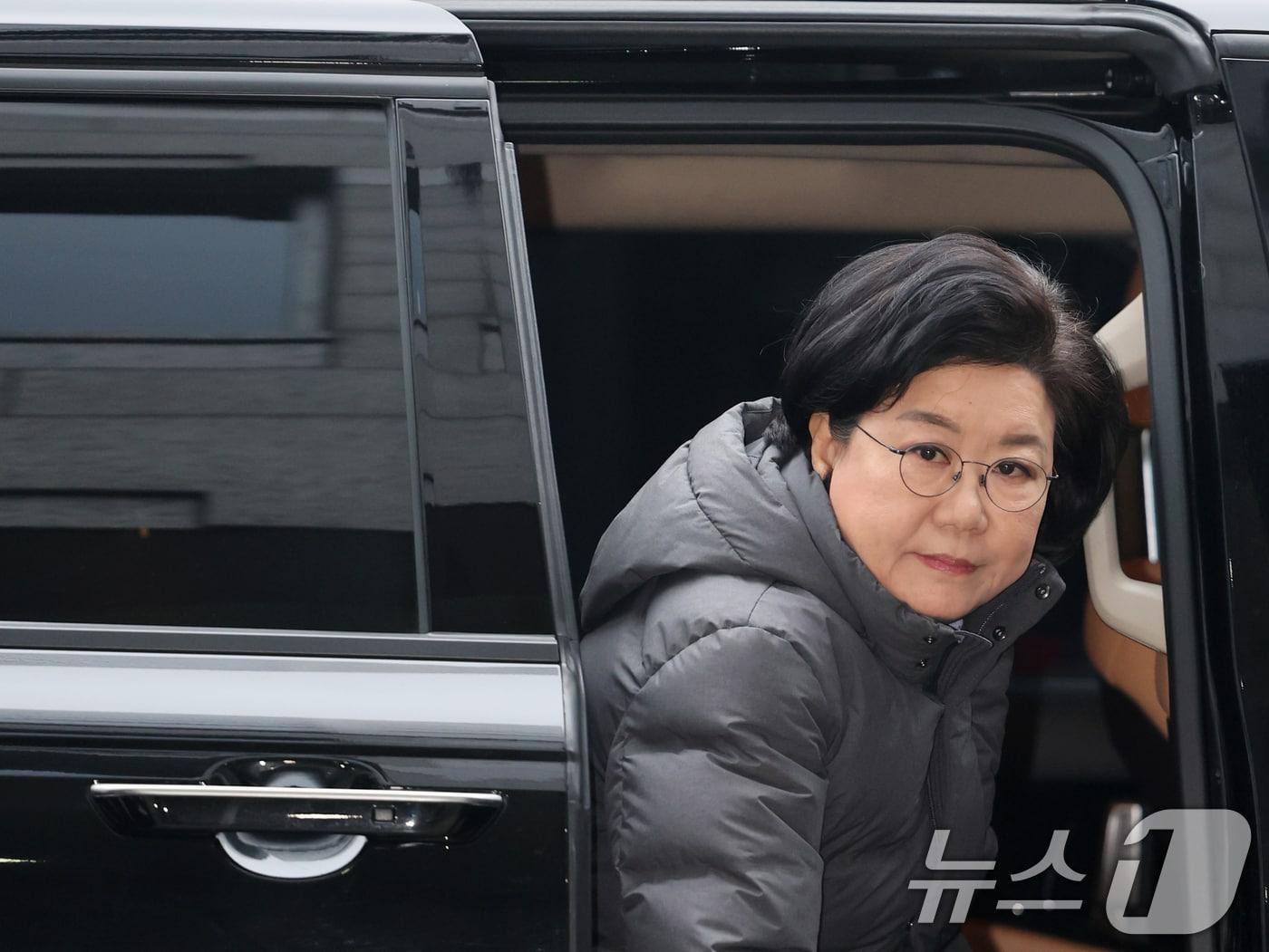 본문 이미지 - 이혜훈 기획예산처 장관 후보자가 16일 오전 서울 중구 예금보험공사에 마련된 인사청문회 준비 사무실로 출근하고 있다. 2026.1.16/뉴스1 ⓒ News1 황기선 기자