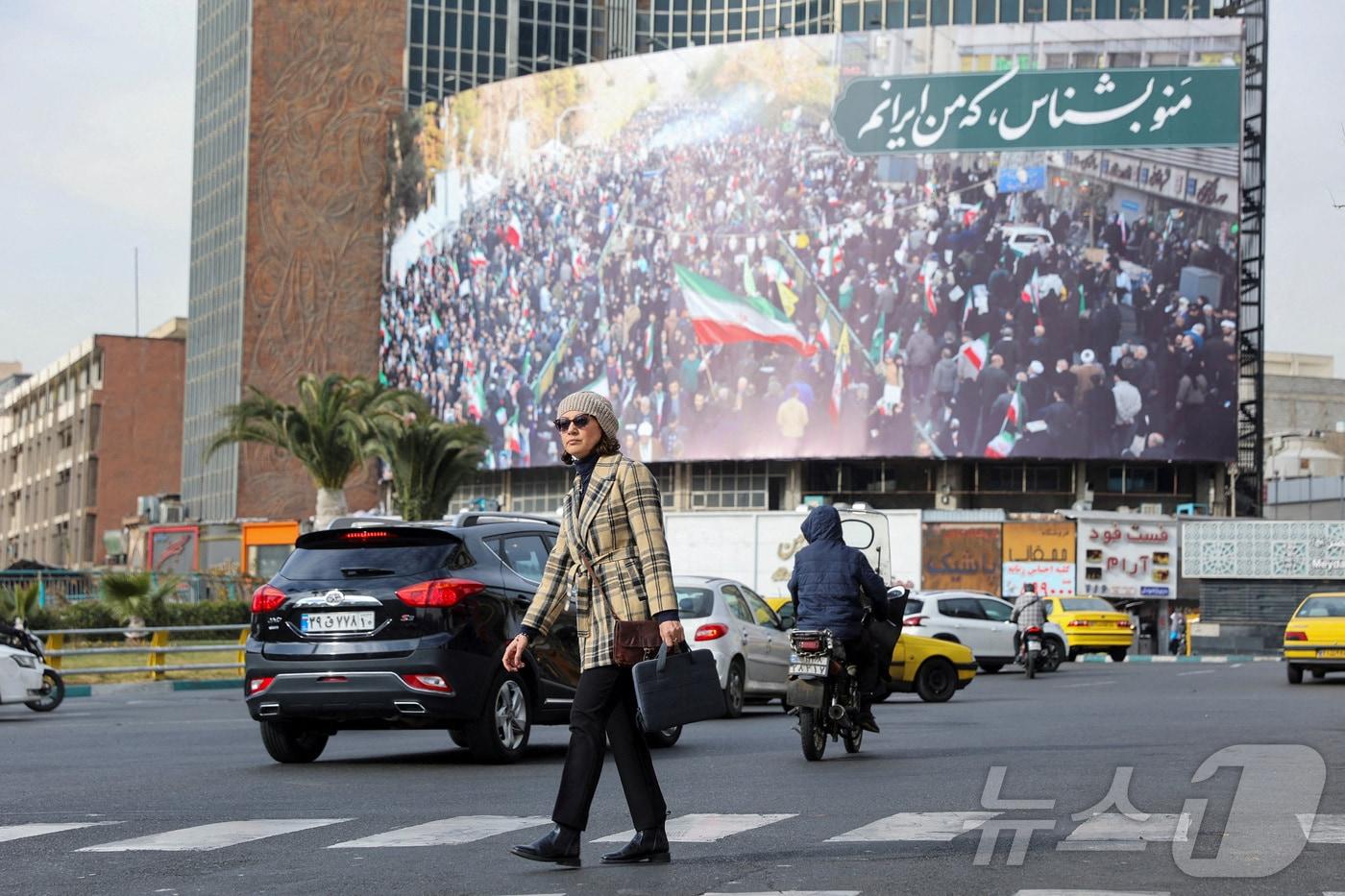 본문 이미지 - 15일(현지시간) 이란 테헤란 시내 모습. 인권 단체들은 이란 각지에서 반정부 시위가 이어지는 가운데 정부가 강경 진압에 나서면서 사망자가 3000명을 넘어섰다고 전하고 있다. 2026.01.15 ⓒ 로이터=뉴스1 ⓒ News1 김지완 기자
