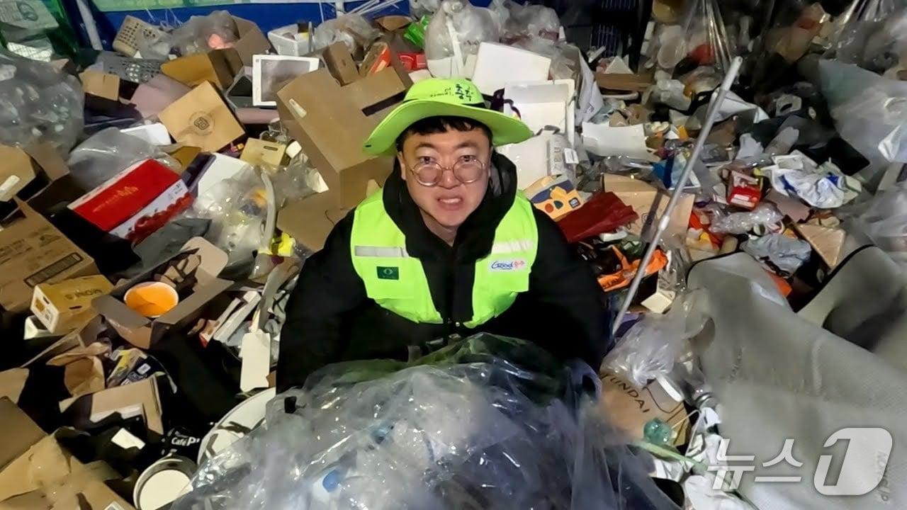 본문 이미지 - 충주시 유튜브에 올라온 '쓰레기, 이대로 좋은가' 영상(충주시 제공) ⓒ 뉴스1