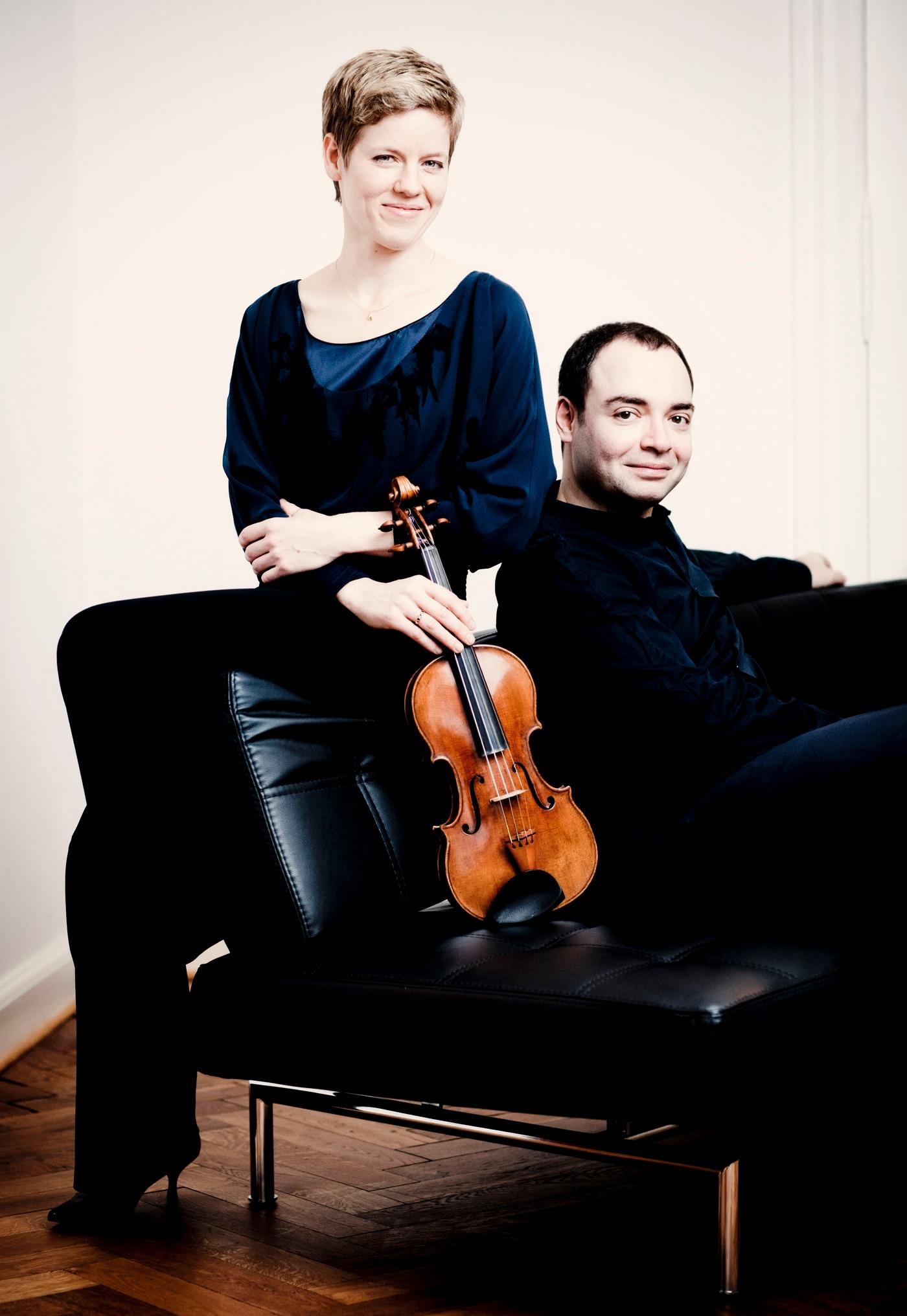 본문 이미지 - 이자벨 파우스트(왼쪽)와 알렉산더 멜니코프ⓒMarco Boggreve(예술의전당 제공)