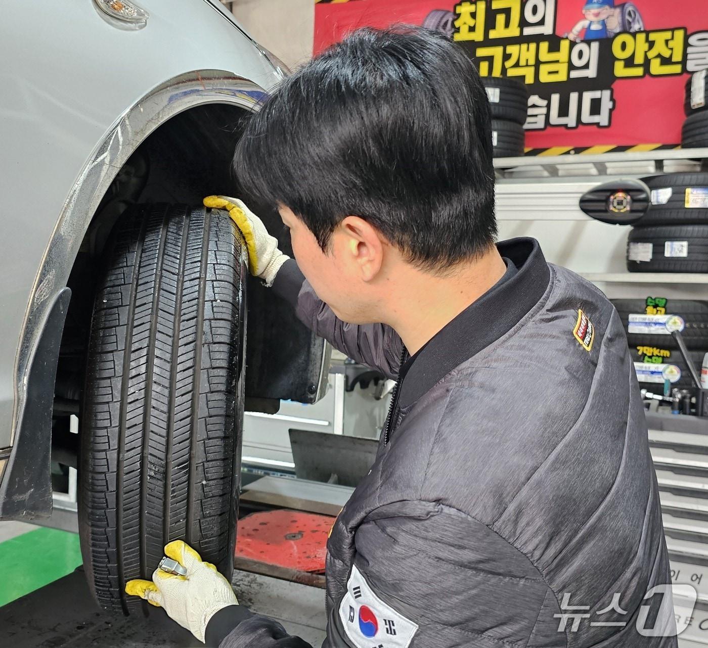 본문 이미지 - 겨울철 타이어 점검 관련 이미지. (타이어뱅크 제공. 재판매 및 DB금지)/뉴스1 2026.1.16/뉴스1