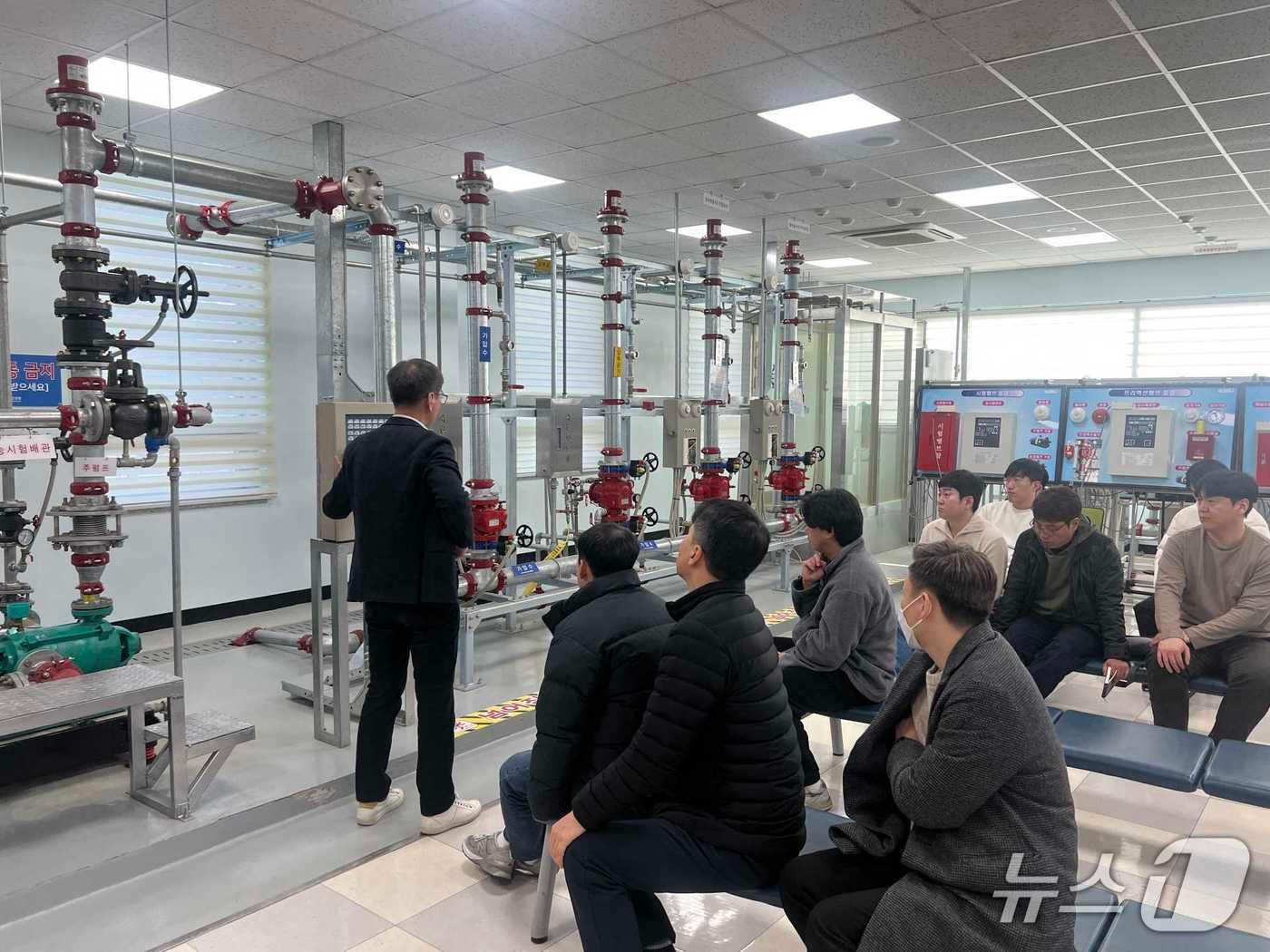 본문 이미지 - 강원특별자치도 소방본부, 화재안전조사 업무 담당 직원 교육 진행.(도소방본부 제공, 재판매 및 DB금지)