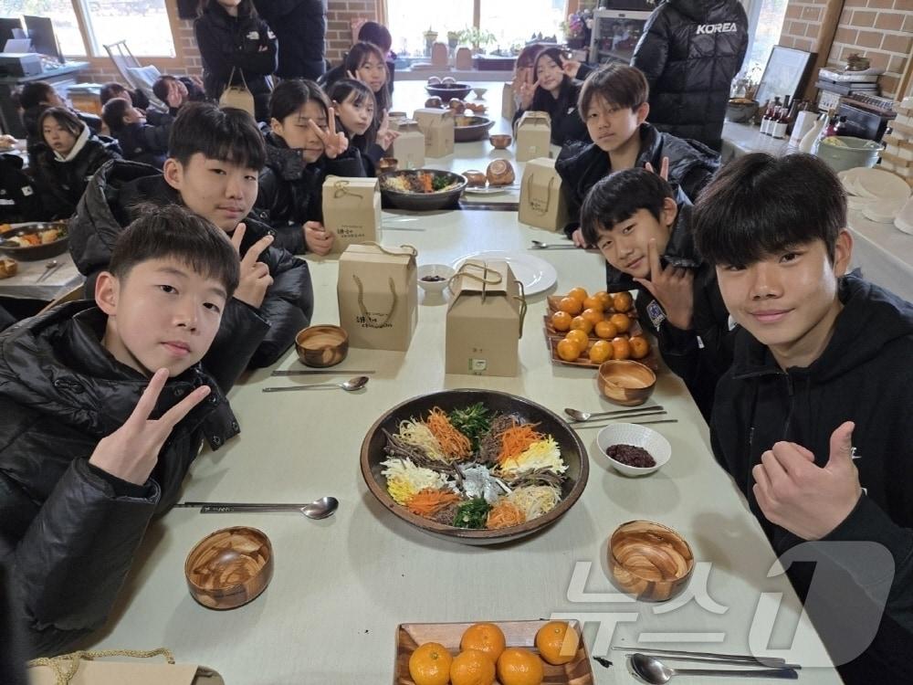 본문 이미지 - 해남군 동계전지훈련단 장만들기 체험 (해남군 제공, 재판매 및 DB금지) /뉴스1