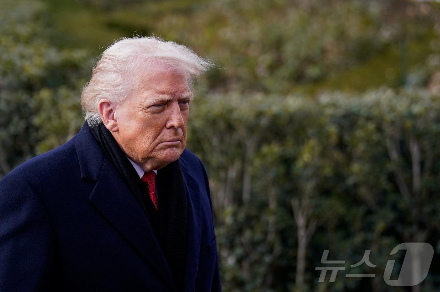 본문 이미지 - 도널드 트럼프 미국 대통령이 16일(현지시간) 워싱턴DC 백악관에서 플로리다로 출발하기에 앞서 기자들의 질문에 답하고 있다. 2026.01.16. ⓒ 로이터=뉴스1 ⓒ News1 류정민 특파원