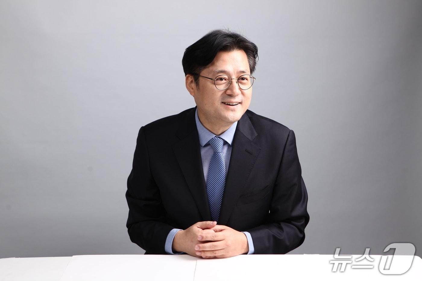 본문 이미지 - 홍익표 신임 청와대 정무수석. (청와대 자료 제공)