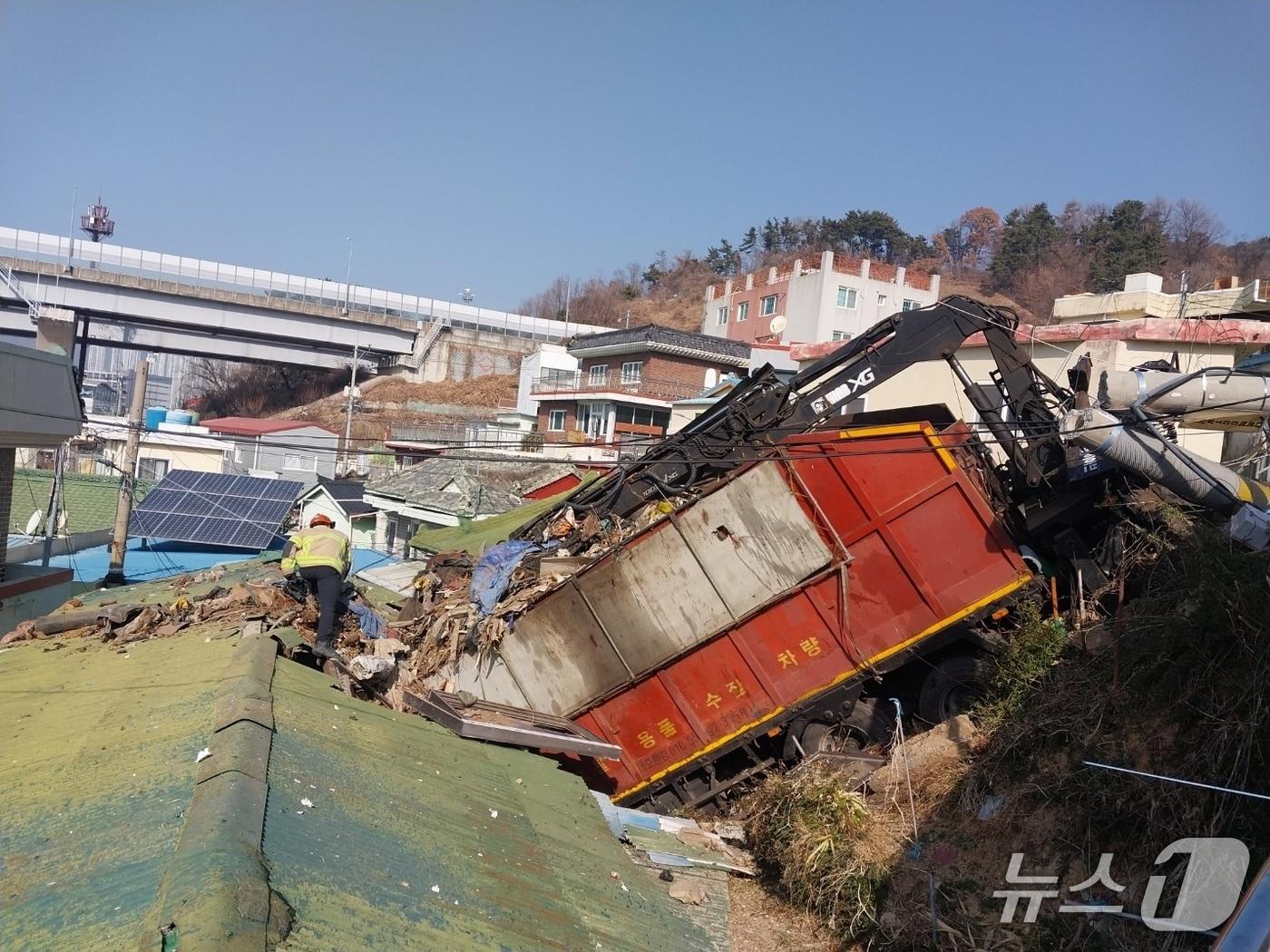 본문 이미지 - 사고 현장 모습 (소방 제공. 재판매 및 DB금지)