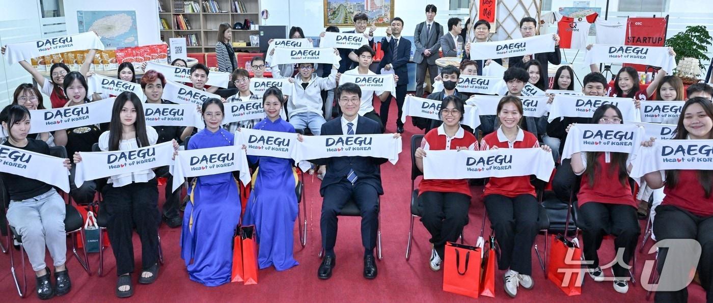 본문 이미지 - 대구시는 최근 베트남 현지에서 '대구 유학 설명회'를 열었다고 18일 밝혔다. (대구시 제공. 재판매 및 DB 금지)/뉴스1
