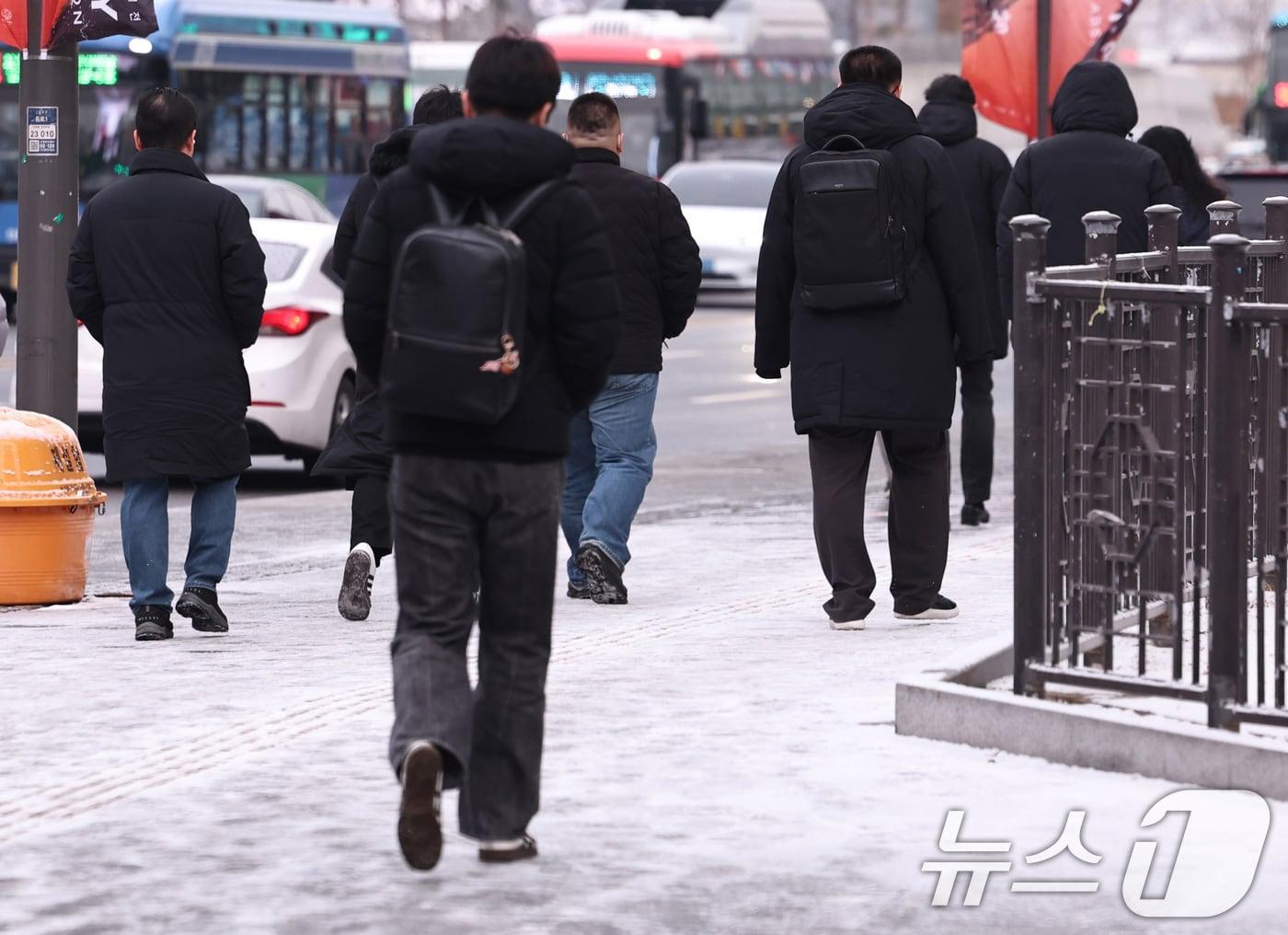 본문 이미지 - 기사 이해를 돕기 위한 눈 내린  길 자료 사진으로 기사 내용과 직접 관련 없응. ⓒ News1