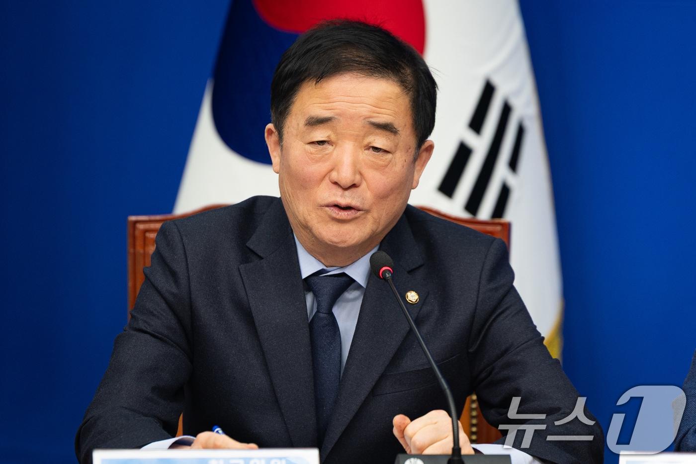 본문 이미지 - 강득구 더불어민주당 최고위원이 19일 서울 여의도 국회에서 열린 최고위원회의에서 모두 발언을 하고 있다. 2026.1.19/뉴스1 ⓒ News1 유승관 기자