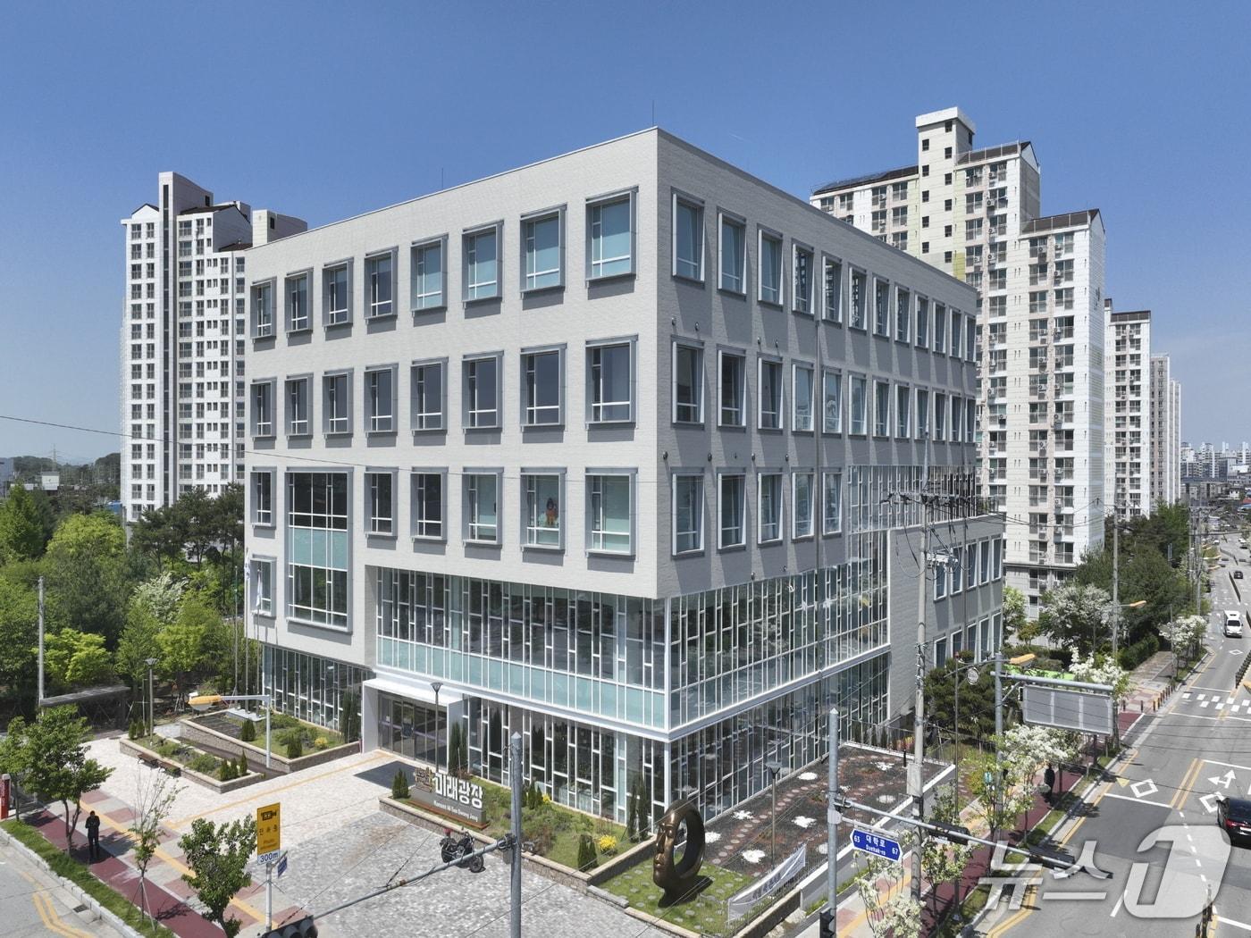 본문 이미지 - 논산미래광장 전경(논산시 제공.재판매 및 DB금지)/뉴스1