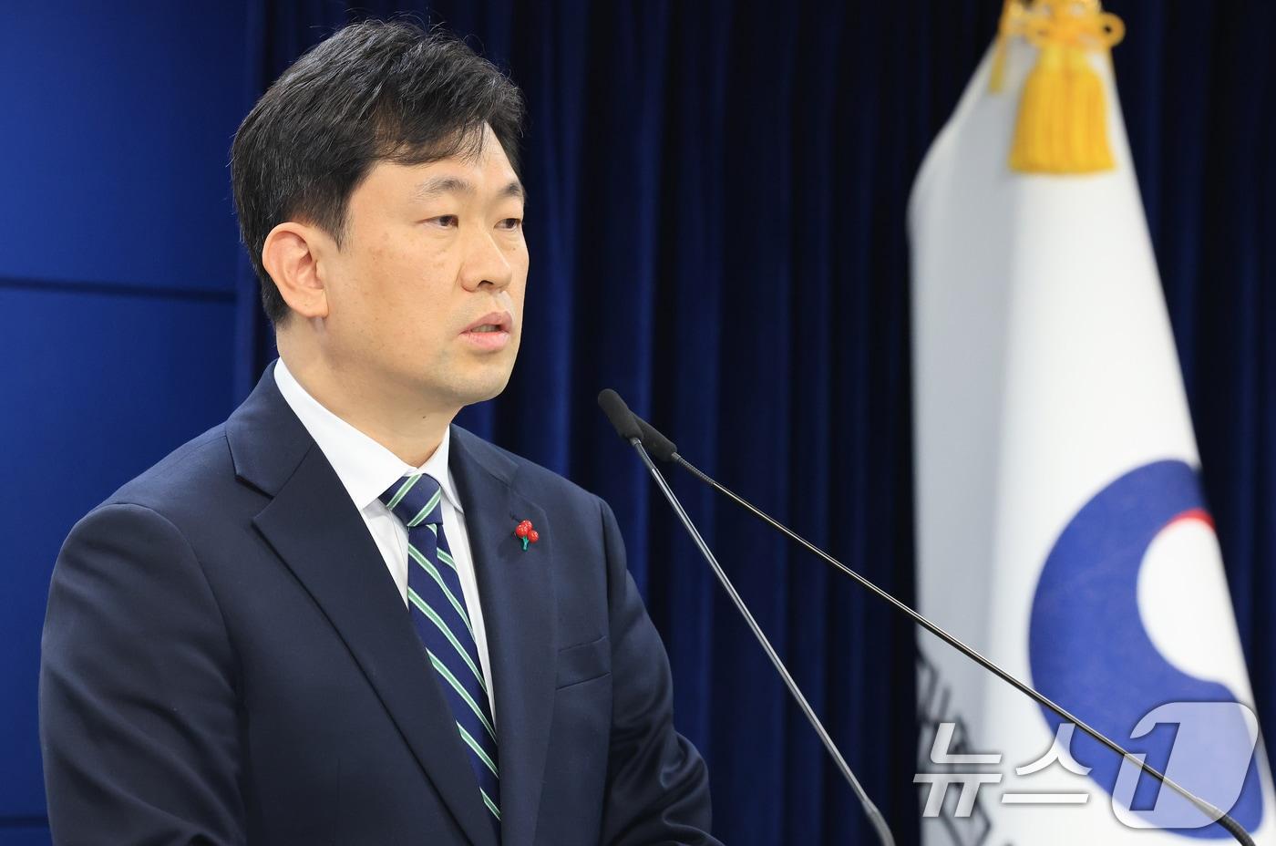 본문 이미지 - 윤민호 통일부 대변인이 19일 서울 종로구 정부서울청사에서 정례 브리핑을 하고 있다. 2026.1.19/뉴스1 ⓒ News1 임세영 기자