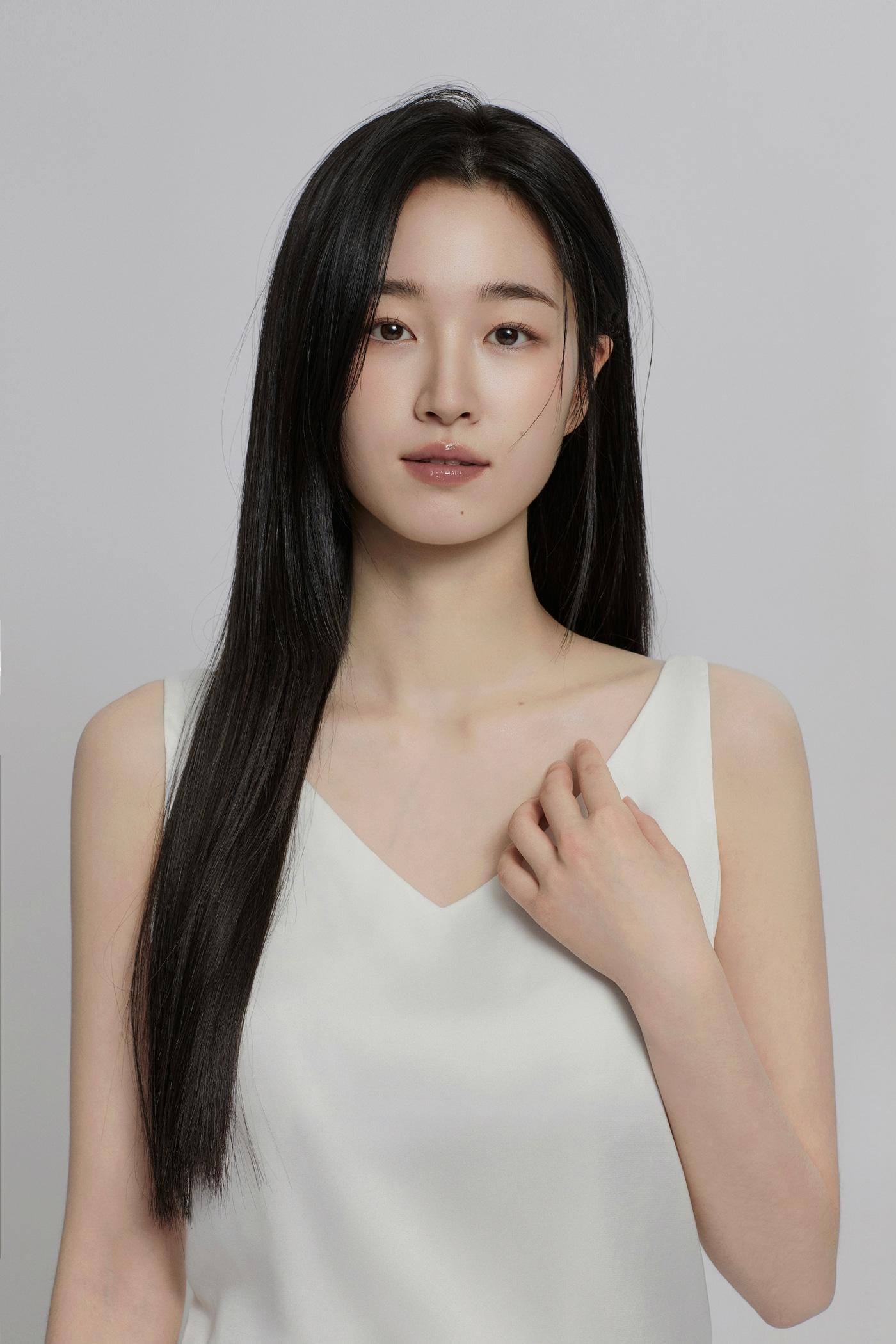 본문 이미지 - 원지안 / 흰엔터테인먼트