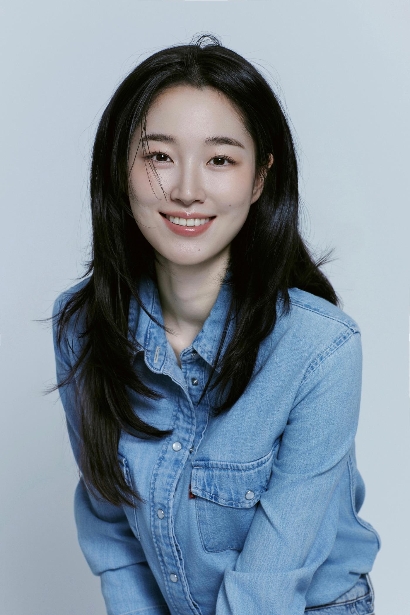 본문 이미지 - 원지안 / 흰엔터테인먼트