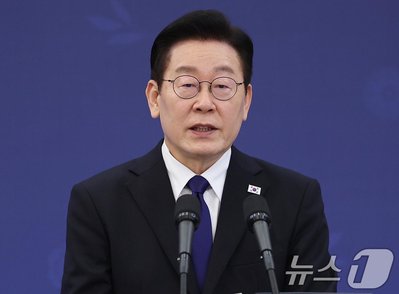 본문 이미지 - 이재명 대통령이 19일 청와대에서 조르자 멜로니 이탈리아 총리와의 정상회담 후 공동언론발표를 하고 있다. 2026.1.19/뉴스1 ⓒ News1 이재명 기자