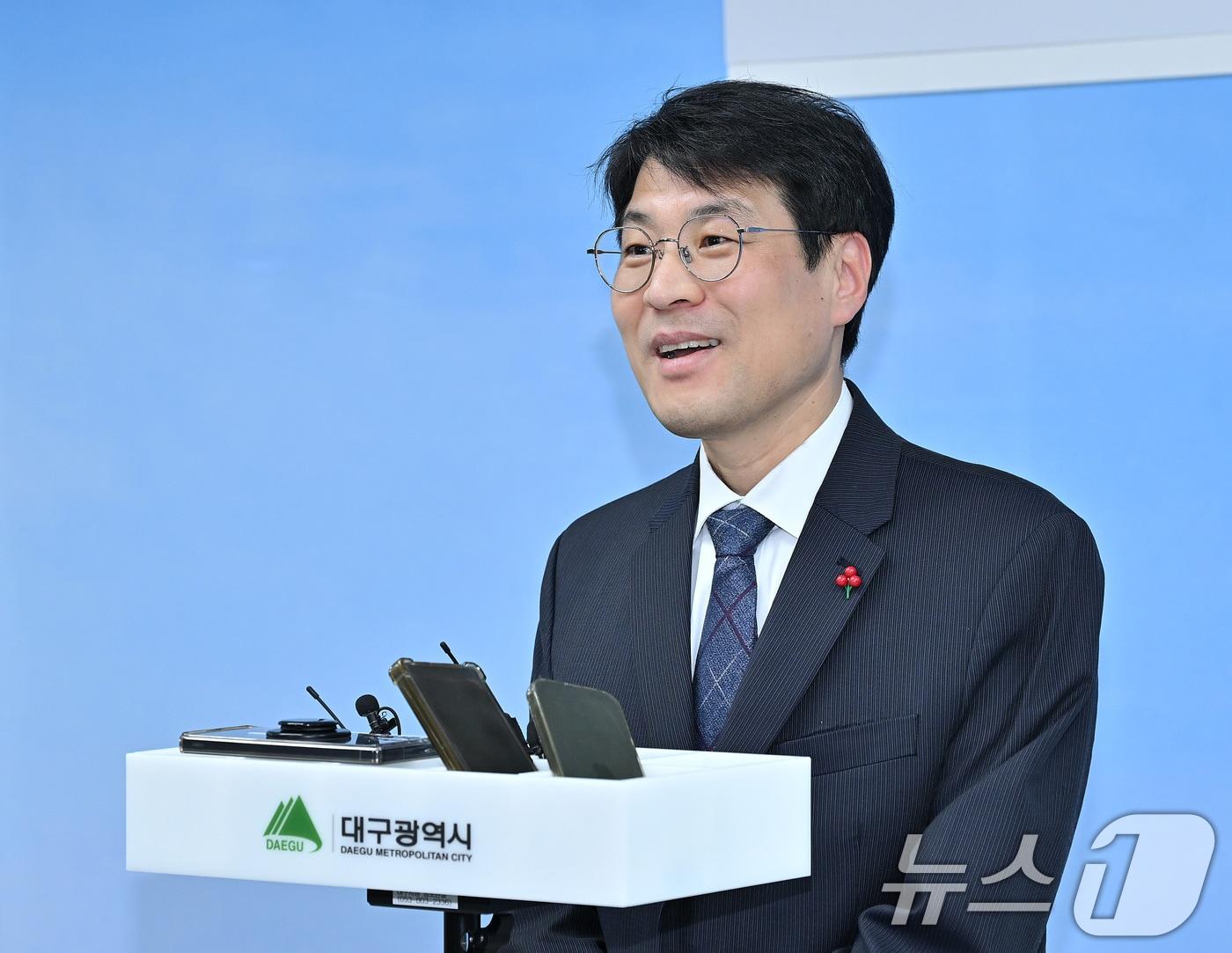 본문 이미지 - 김정기 대구시장 권한대행이 19일 오후 대구 중구 대구시청 동인청사에서 대구경북 행정통합 관련 입장을 밝히고 있다. (대구시 제공. 재판매 및 DB 금지) 2026.1.19 ⓒ 뉴스1 공정식 기자