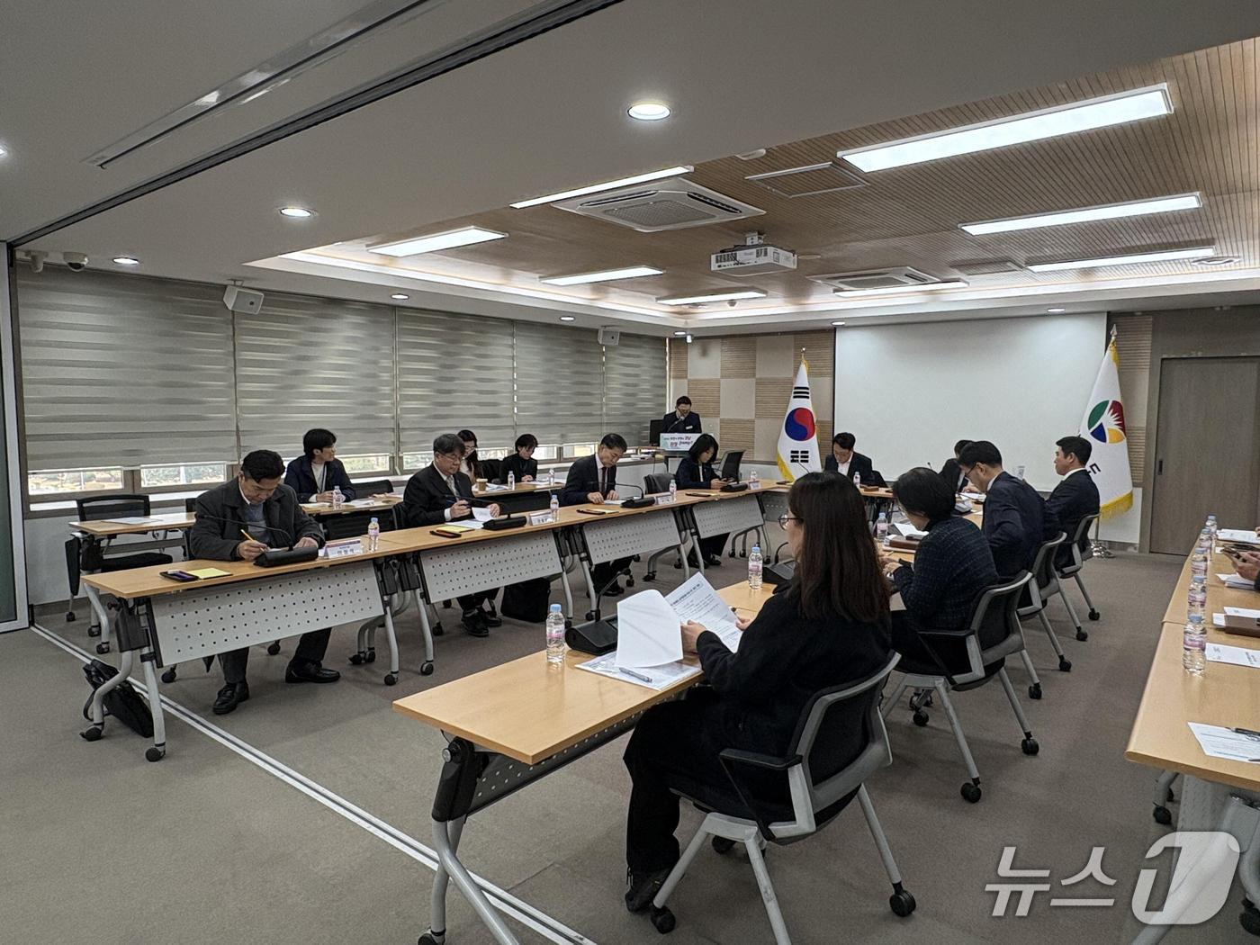 본문 이미지 - 부산경남 행정통합 실무협의체가 19일 오전 경남도청에서 첫 회의를 진행하고 있다.(경남도 제공. 재판매 및 DB금지)