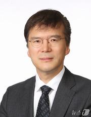 본문 이미지 - 김범수 사단법인 전국대학통일문제연구소협의회 이사장 및 상임대표. (사진. 서울대 제공)