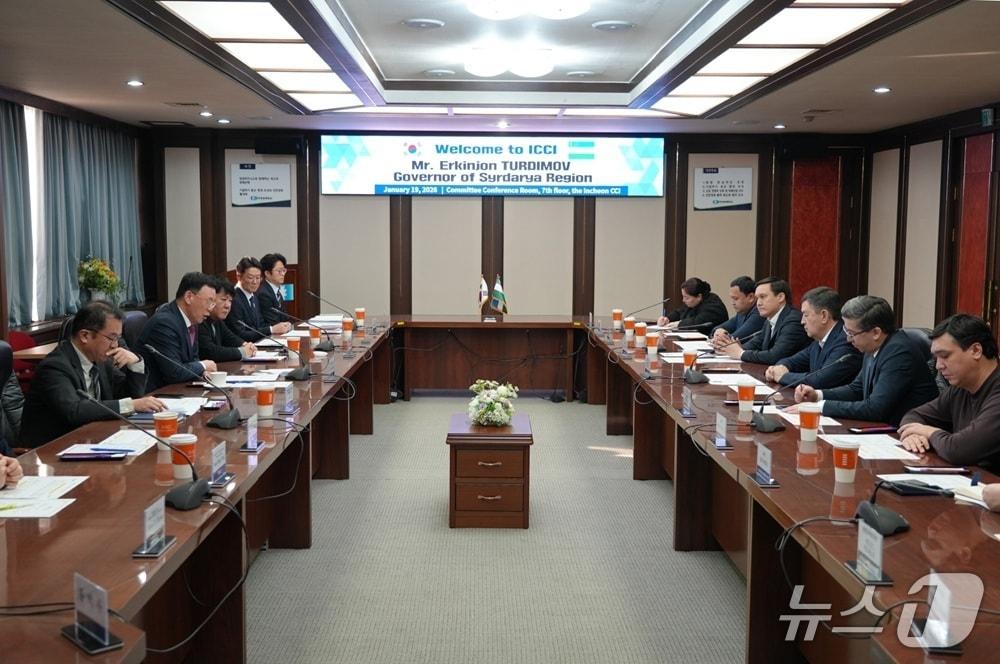 본문 이미지 - 간담회 장면 (인천상공회의소 제공.재판매 및 DB금지)