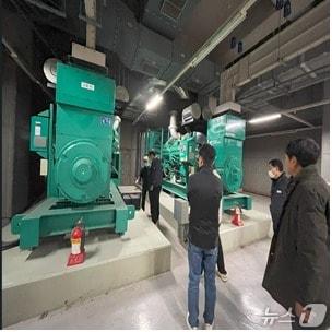 본문 이미지 - 발전기실 점검 모습.(부산시 제공. 재판매 및 DB금지)