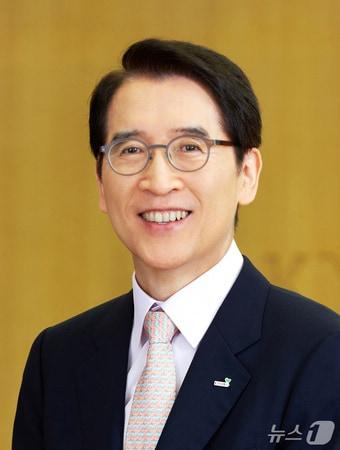 본문 이미지 - 신창재 교보생명 대표이사 겸 이사회 의장/사진제공=교보생명