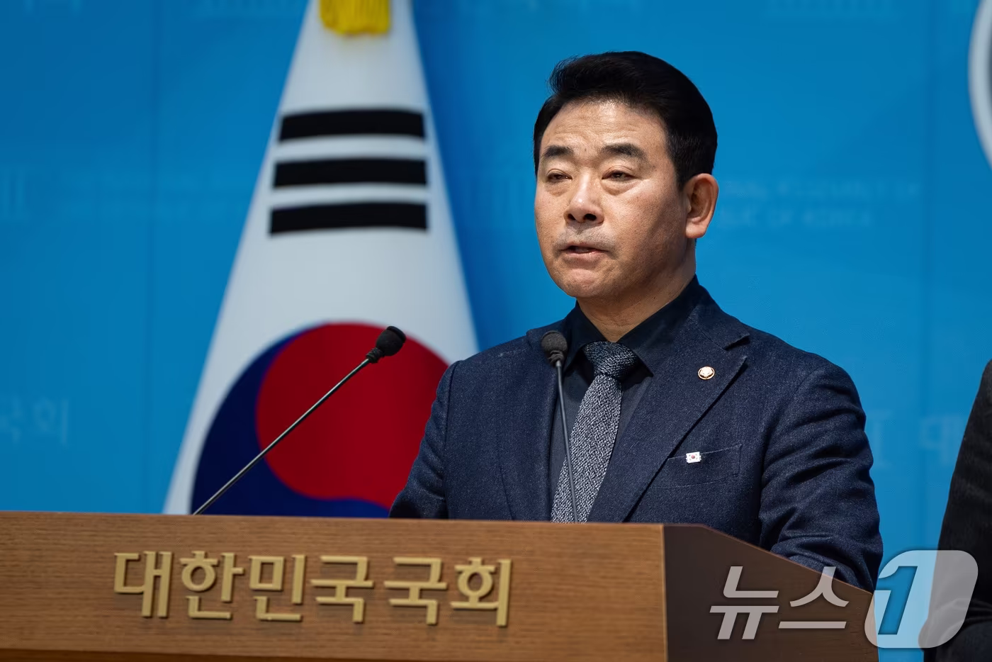 박정 더불어민주당 의원이 2일 서울 여의도 국회 소통관에서 원내대표 보궐선거 출마 기자회견을 하고 있다. 2026.1.2/뉴스1 ⓒ News1 유승관 기자