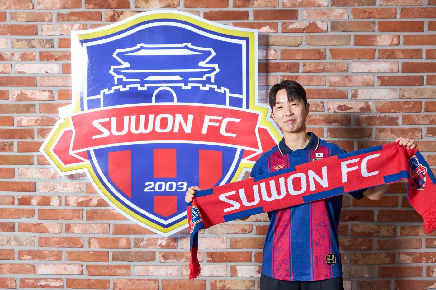 WK리그 수원FC 위민이 베테랑 수비수 김혜리를 영입했다. (수원FC 제공민