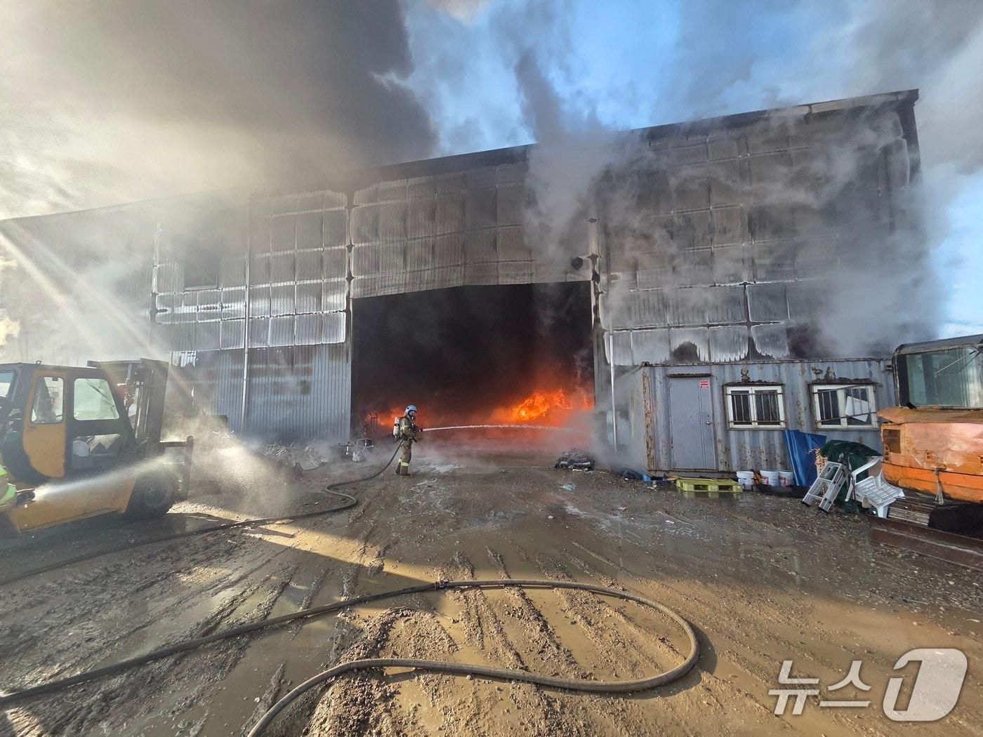 본문 이미지 - 양주 화재(경기도북부소방재난본부 제공. 재판매 및 DB 금지)/뉴스1