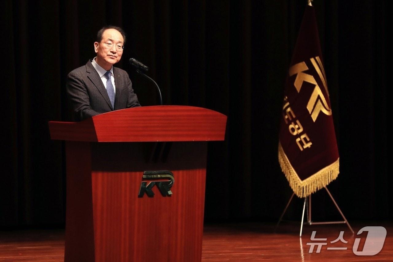 본문 이미지 - 이성해 국가철도공단 이사장 시무식 모습.  (국가철도공단 제공.재판매 및 DB금지)/뉴스1