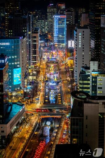 본문 이미지 - 2025 서울빛초롱축제 전경(서울관광재단 제공)