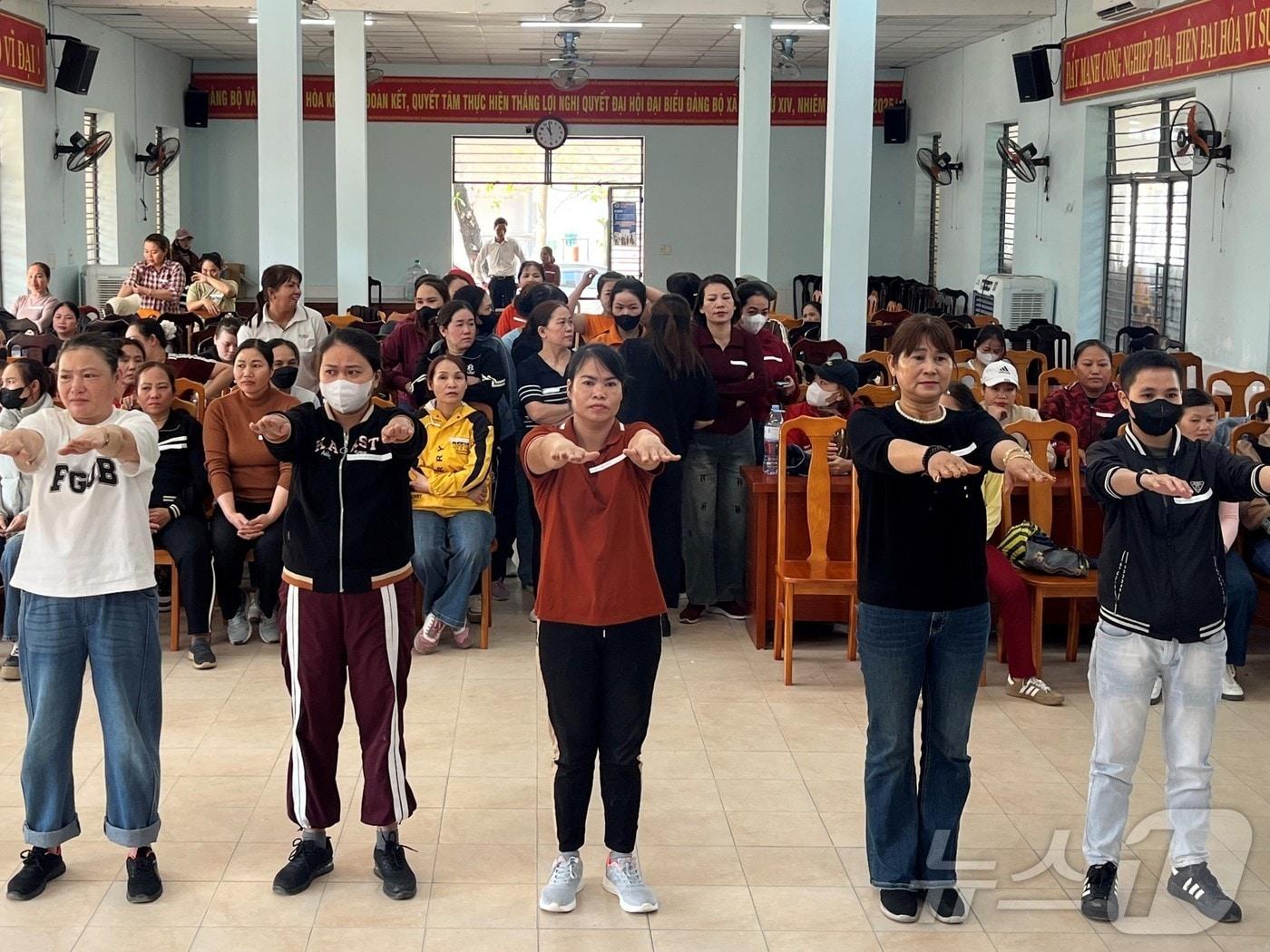 본문 이미지 - 경북 영양군이 농번기 만성적인 인력난 해소를 위해 올해부터 공무원을 현지에 보내 외국인 계절근로자를 직접 선발한다.(영양군 제공. 재판매 및 DB금지) /뉴스1