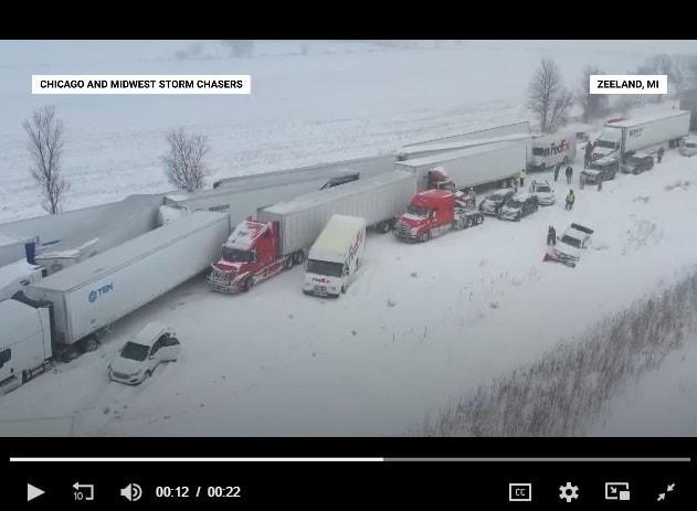 본문 이미지 - 미시간주 100대 연쇄 추돌사고 (NBC뉴스 갈무리)