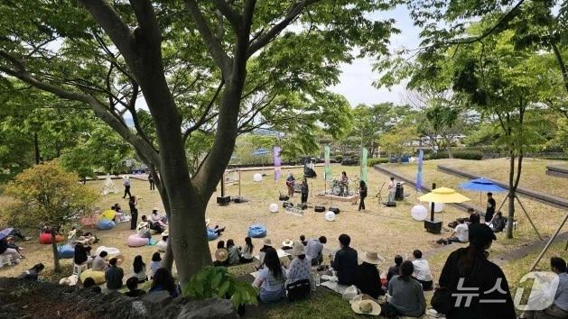 본문 이미지 - 제주 버스킹 공연(제주도 제공. 재판매 및 DB금지)/뉴스1