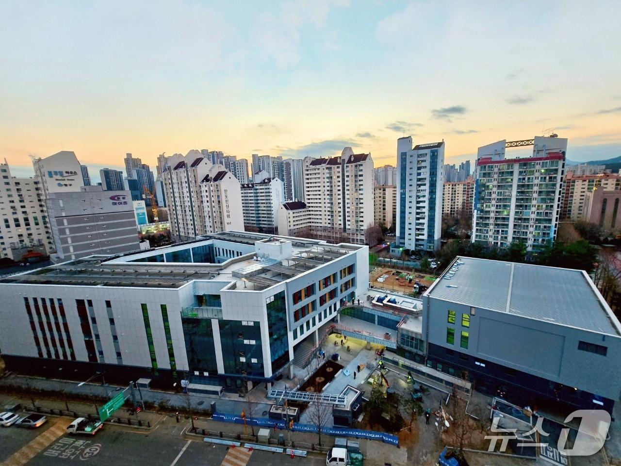 본문 이미지 - 청담고 전경.(서초구 제공)