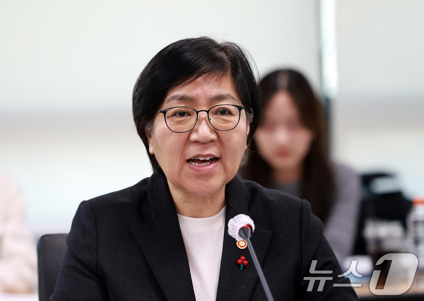 본문 이미지 - 정은경 보건복지부 장관이 20일 서울 서초구 국제전자센터에서 열린 제4차 보건의료정책심의위원회에서 발언하고 있다. 2026.1.20/뉴스1 ⓒ News1 이호윤 기자
