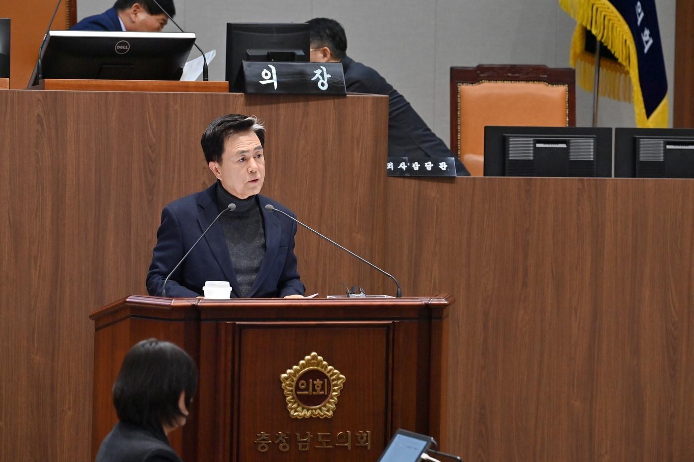 본문 이미지 - 김태흠 지사가 도의회 363회 임시회에 참석했다.(충남도 제공. 재판매 및 DB금지)/뉴스1