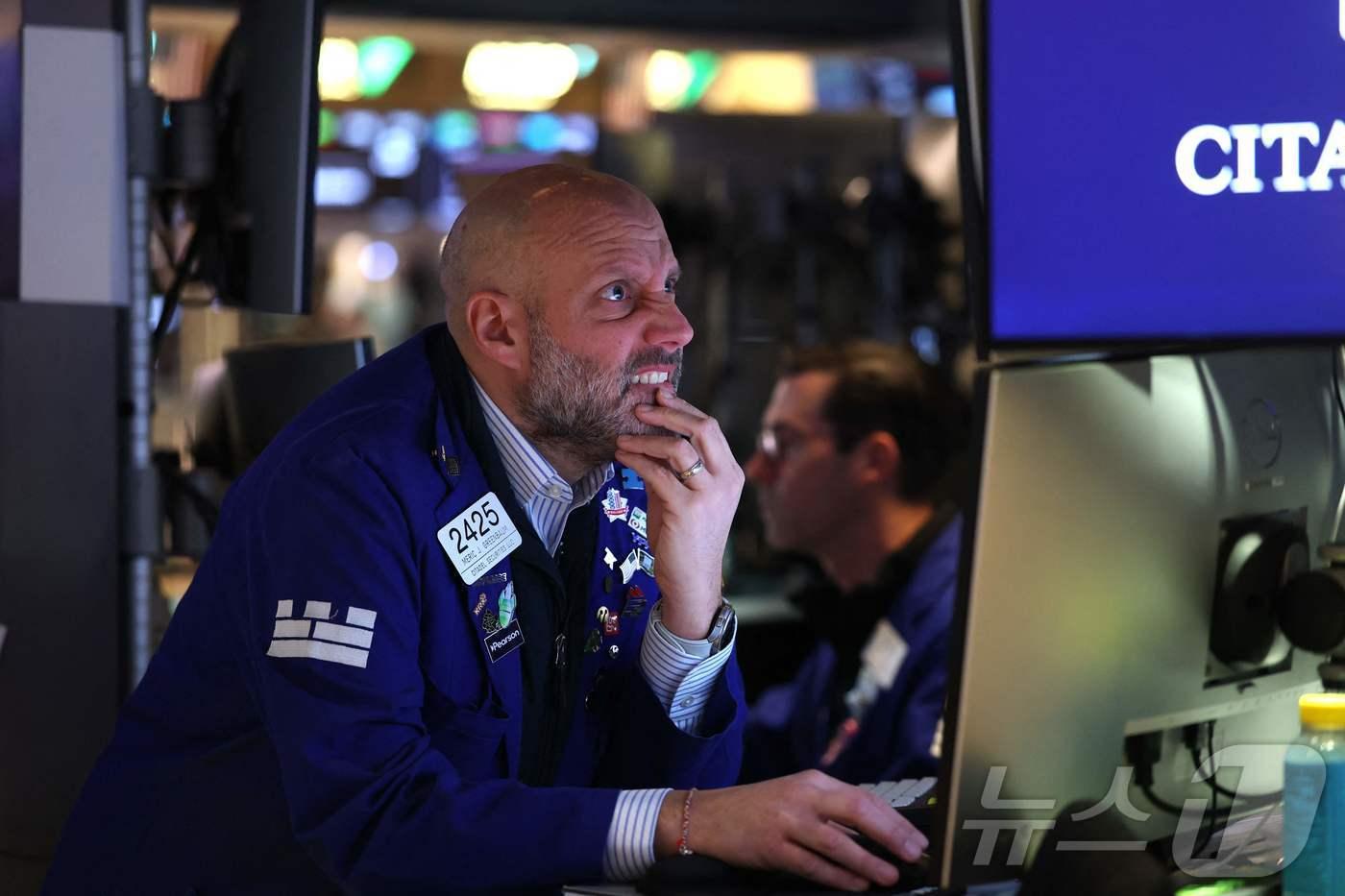 본문 이미지 - 뉴욕증권거래소 트레이더 ⓒ AFP=뉴스1