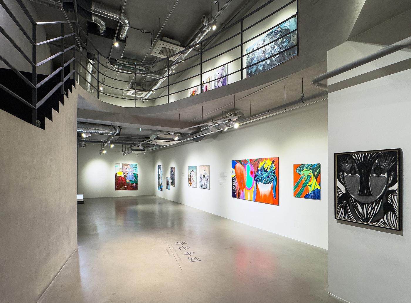 본문 이미지 - 韓日 작가전 '불온유희' 전시 전경 (갤러리밈 제공)