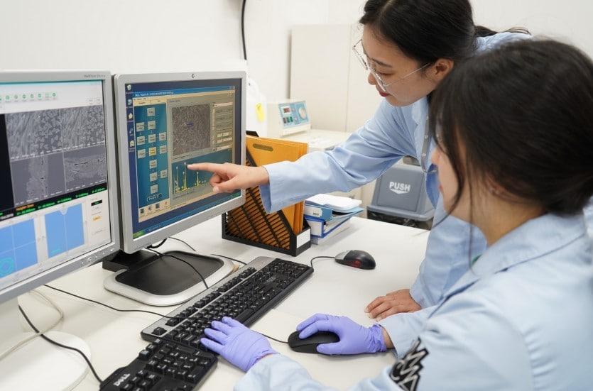 본문 이미지 - 'MMCA 보존학교'_과학분석 (국립현대미술관 제공)