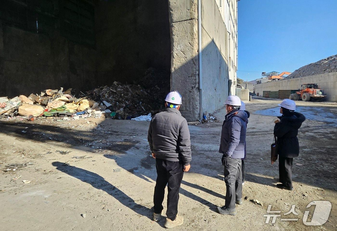 본문 이미지 - 청주시 민간 소각시설 점검.(시 제공)/뉴스1