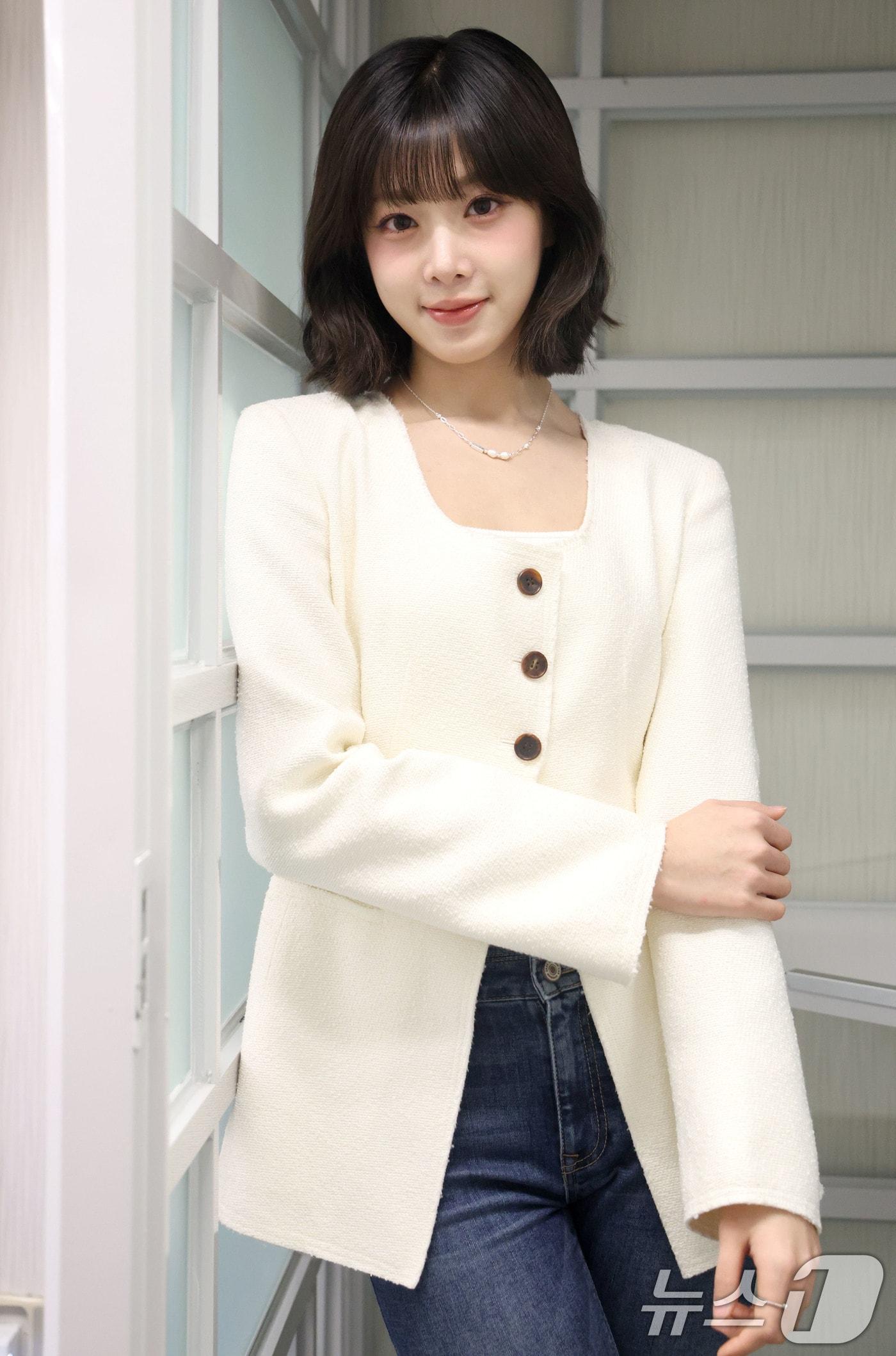 본문 이미지 - 그룹 트리플에스(tripleS)의 니엔이 21일 서울 종로구 뉴스1에서 가진 인터뷰에 앞서 포즈를 취하고 있다. 2026.1.21/뉴스1 ⓒ News1 이광호 기자