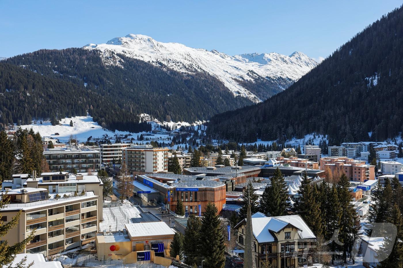 본문 이미지 - 18일(현지시간) 세계경제포럼(WEF)이 열리는 스위스 다보스 전경. ⓒ 로이터=뉴스1 ⓒ News1 윤다정 기자