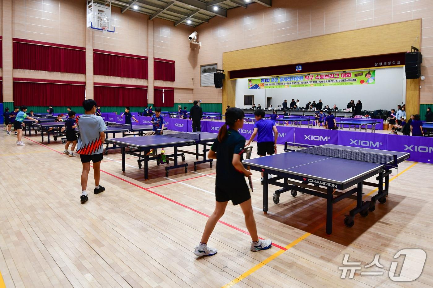 본문 이미지 - 21일 경북 포항시 장량초등학교 체육관에서 열린 제1회 경북 포항동계전지훈련 탁구 스토브리그 대회가 열리고 있다.  2026.1.21/뉴스1 ⓒ News1 최창호 기자