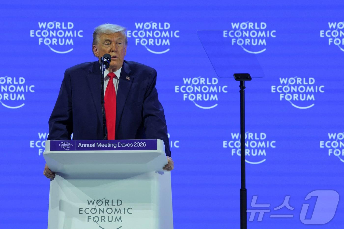 본문 이미지 - 도널드 트럼프 미국 대통령이 21일(현지시간) 스위스 다보스에서 열린 세계경제포럼(WEF)에서 연설하고 있다. ⓒ 로이터=뉴스1 ⓒ News1 황기선 기자