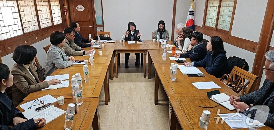본문 이미지 - 경북 포항시가 장애인 거주시설 운영 실태 등을 점검하기 위해 시설협회와 간담회를 가졌다.(포항시 제공, 재판매 및 DB금지) 2026.1.22/뉴스1