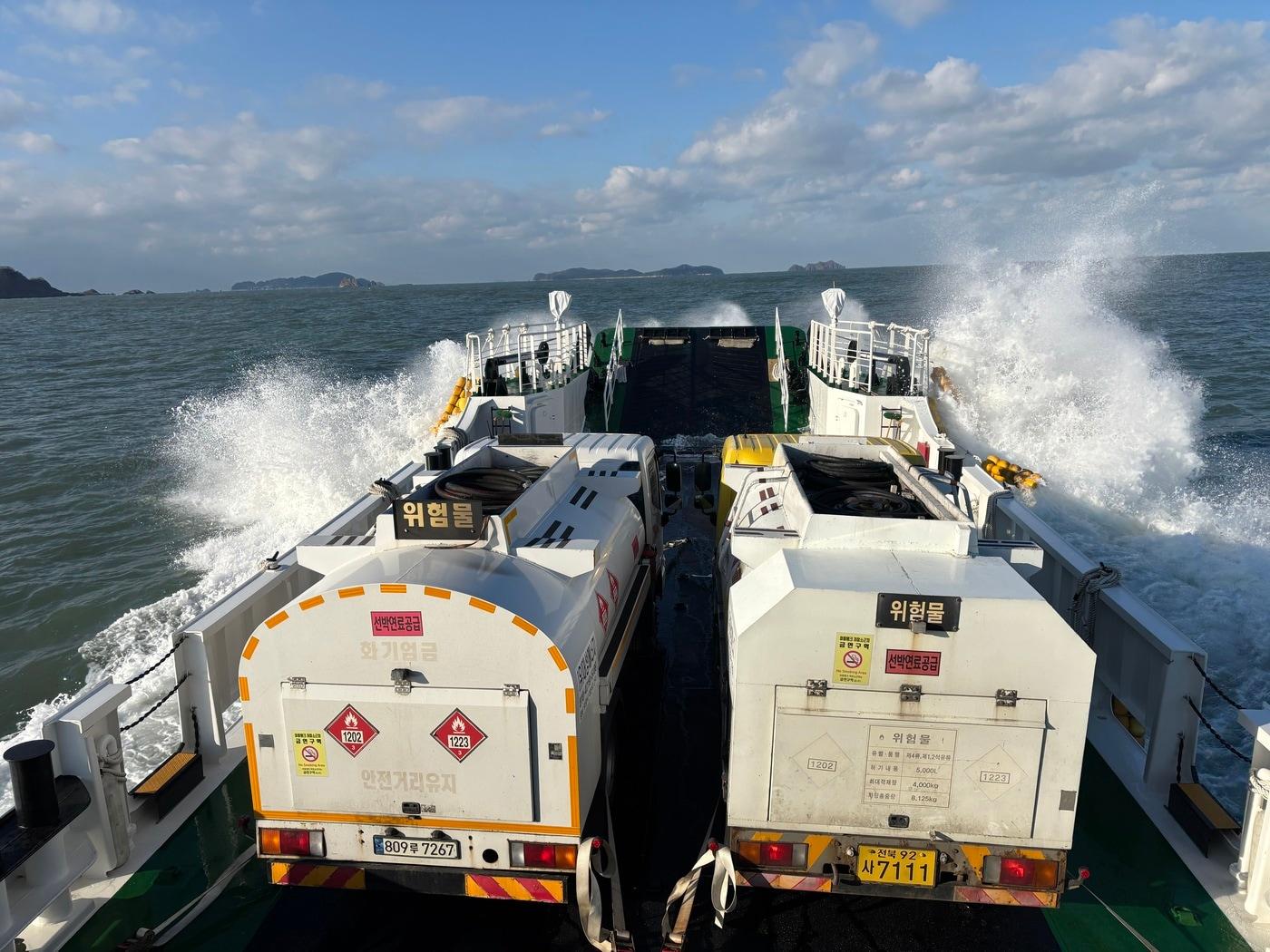 본문 이미지 - 보령 섬으로 운항 중인 '동백호' (보령시 제공. 재판매 및 DB금지)/뉴스1