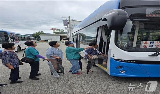 본문 이미지 - 옥천군 공공거점 순환버스 (옥천군 제공. 재판매 및 DB금지) /뉴스1